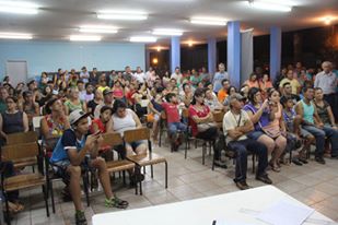 Administração se reúne com moradores do Universal