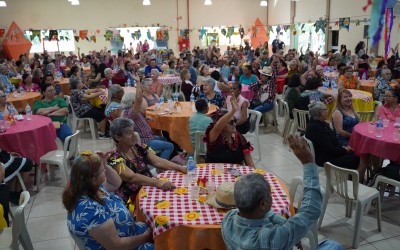 Arraiá Julino dos 60+ reúne cerca de 350 idosos em tarde de integração, lazer e fortalecimento de vínculos em Sarandi
