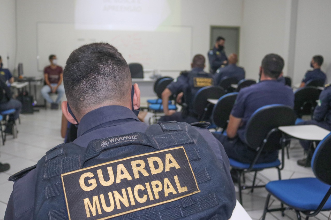 Agentes da Guarda Municipal de Sarandi participa de palestras sobre Saúde Mental
