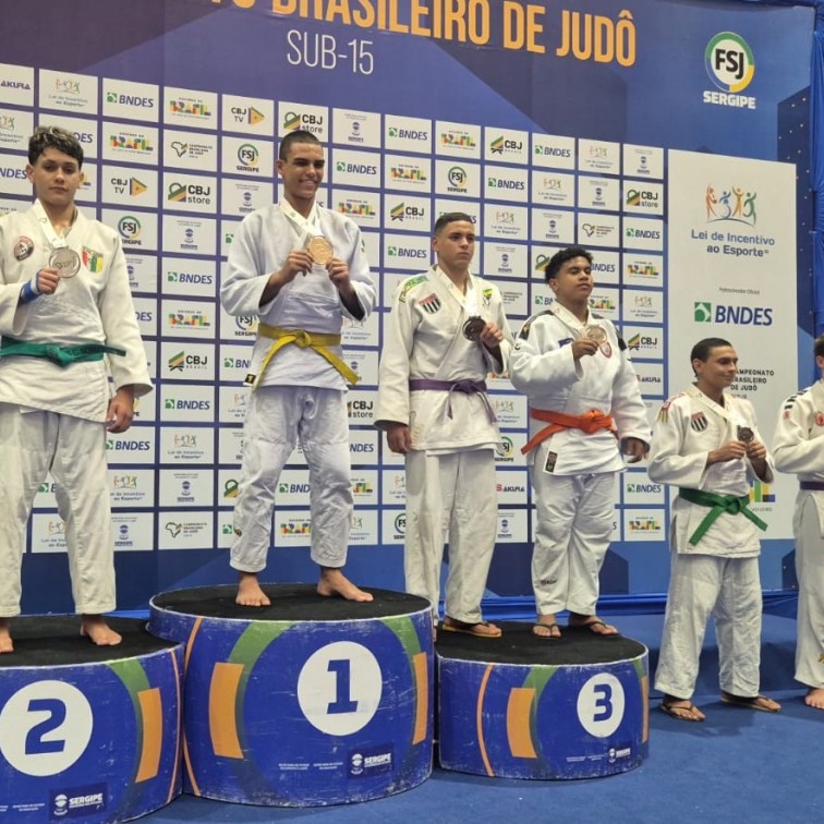 Atletas de Sarandi conquistam destaque no Campeonato Brasileiro de Judô Sub-15 em Aracaju-SE