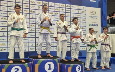 Atletas de Sarandi conquistam destaque no Campeonato Brasileiro de Judô Sub-15 em Aracaju-SE