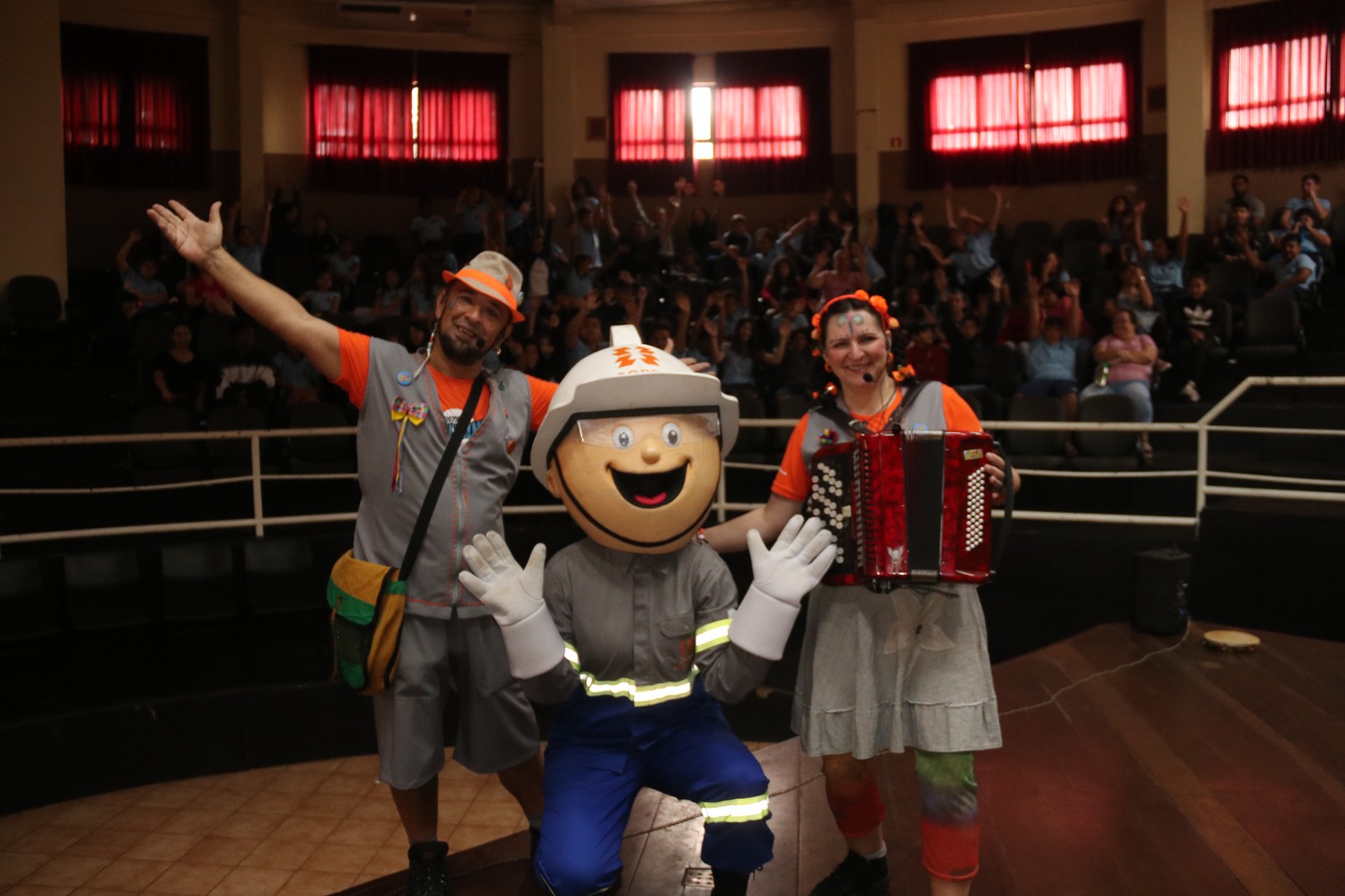 Cuidados com energia elétrica mobilizam cerca de mil crianças da rede municipal de ensino na Casa da Cultura