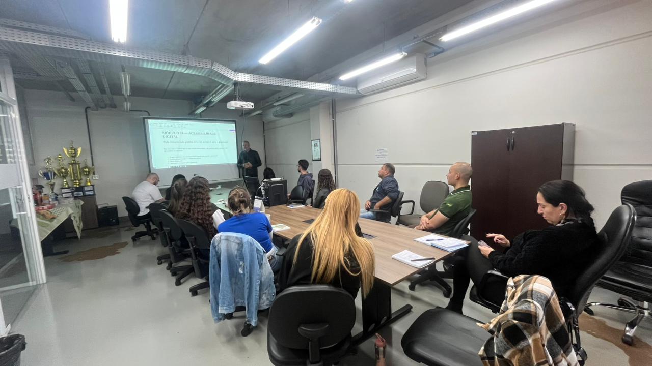 Departamento de Comunicação da prefeitura realiza curso de capacitação para servidores e gestores de redes sociais