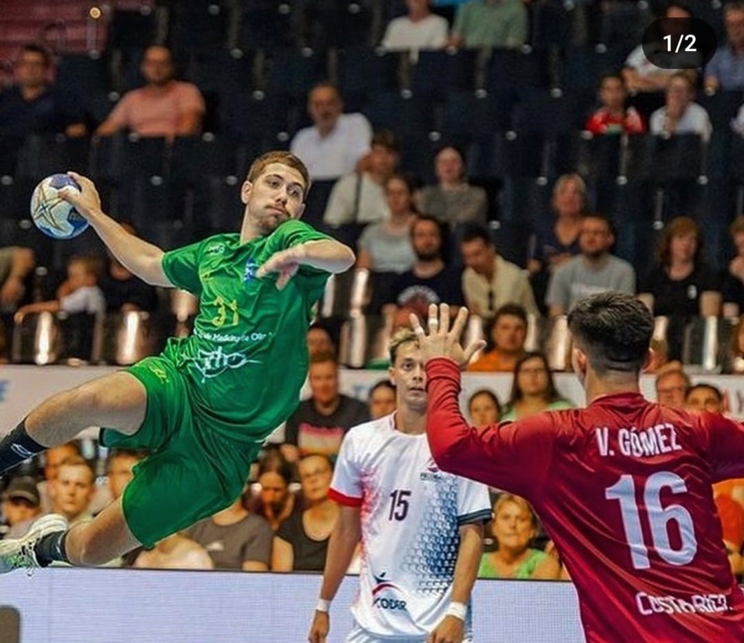 Atleta de Sarandi disputa mundial Júnior de Handebol na Alemanha como colecionador de títulos e medalhas