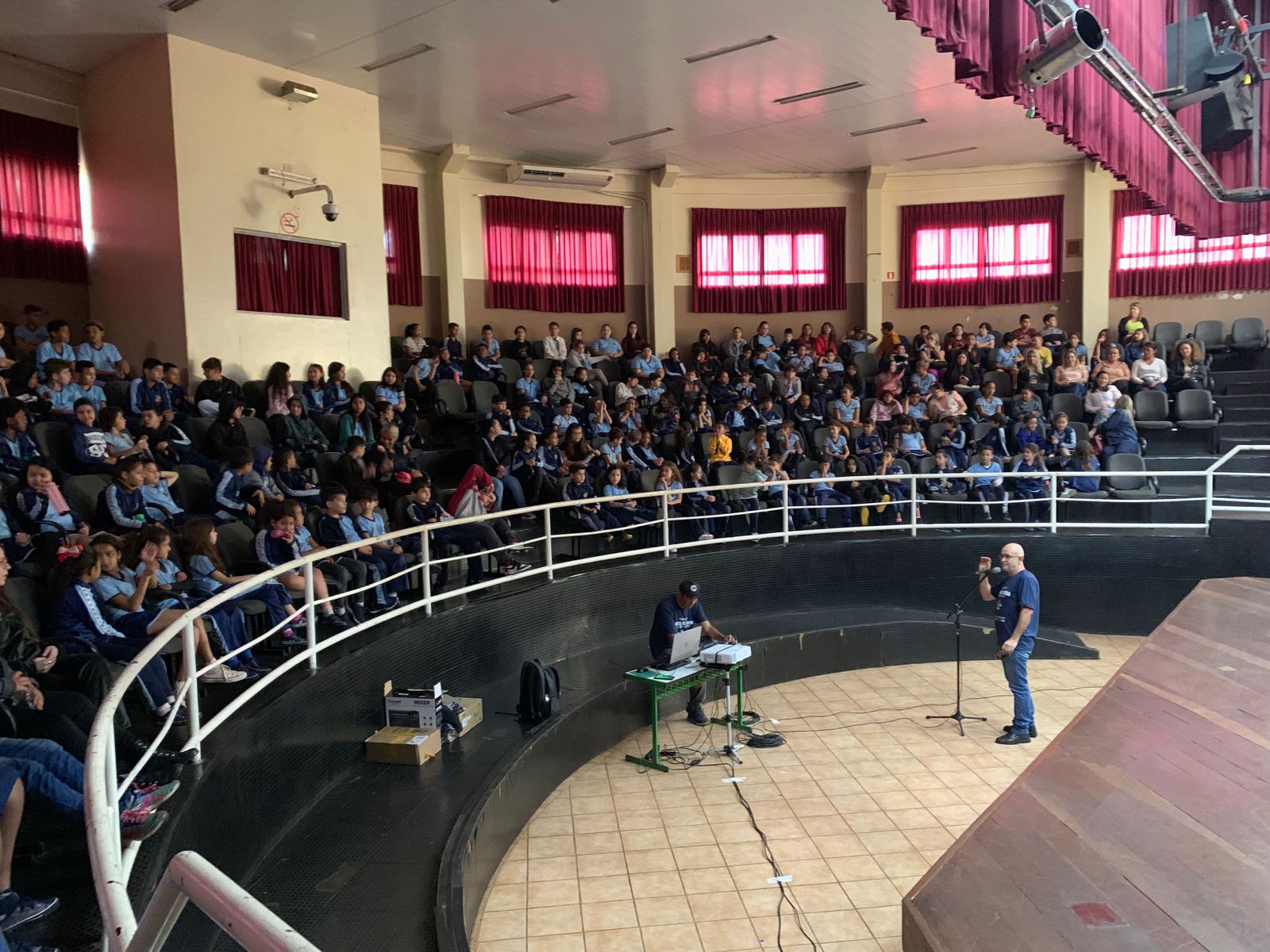  Projeto de cinema ‘Pintando Estrelas’, começa com exibição de curtas-metragens para estudantes de Sarandi