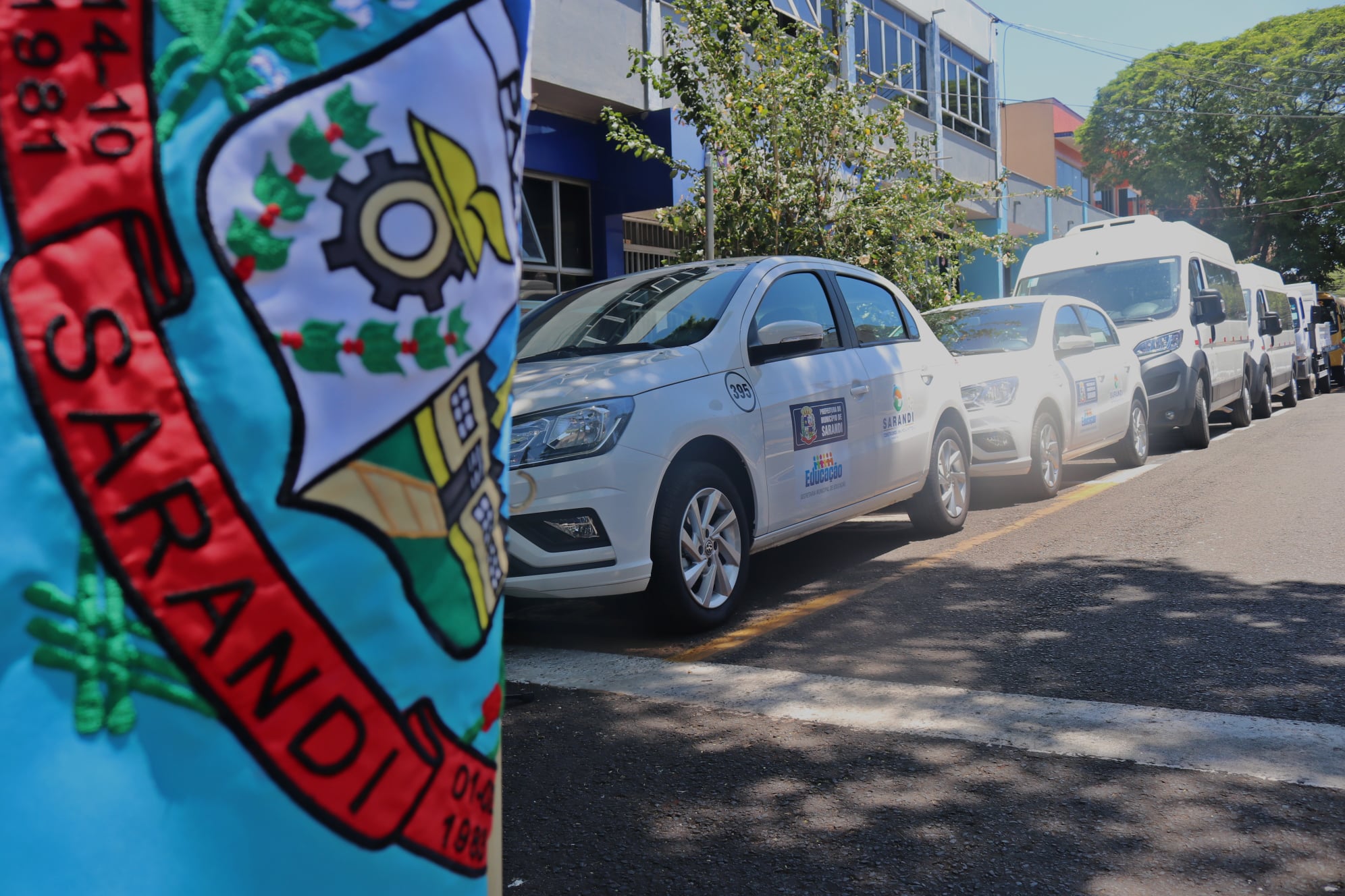 Prefeitura de Sarandi recebe oito novos veículos