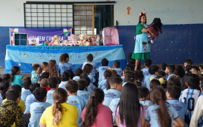 Prefeitura de Sarandi promove contação de histórias para conscientizar crianças sobre o combate ao racismo