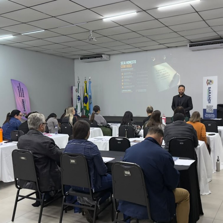Servidores públicos de Sarandi participam de Congresso de Capacitação em Liderança para fortalecer a gestão municipal