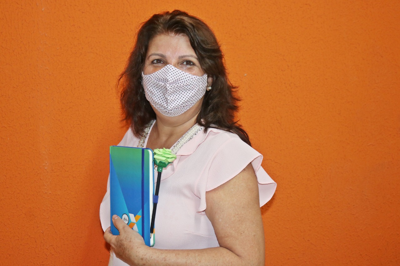 Secretária Municipal da Assistência Social - Sr.ª Maria Lucia Volpato homenageia as servidoras da sua Secretaria em alusão ao dia 08 de Março – Dia Internacional da Mulher