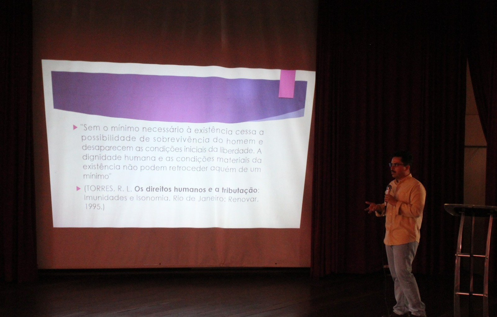 Palestra orienta sobre riscos de superendividamento e golpes de empréstimos no meio digital