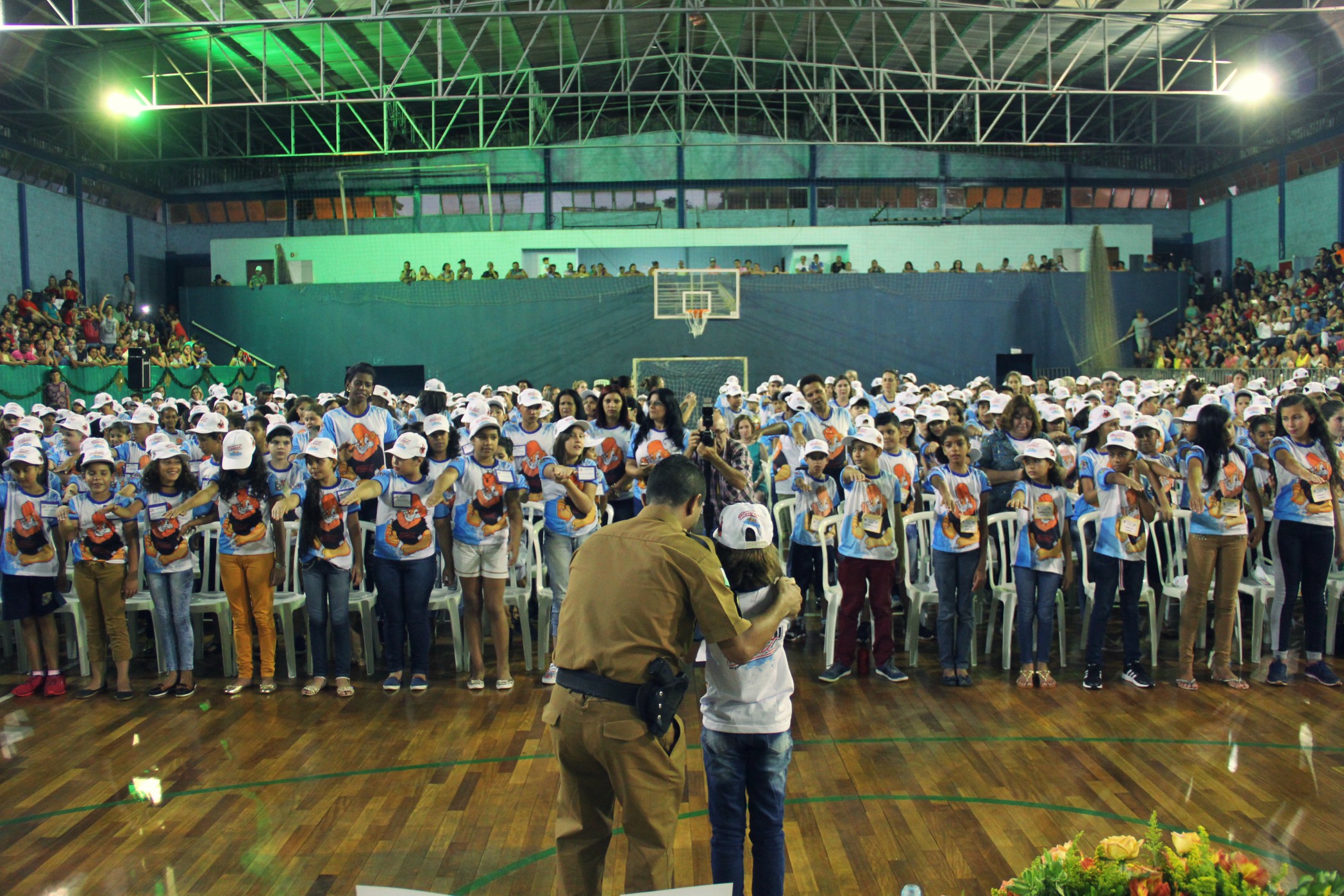 Alunos da Região Sul de Sarandi participam da formatura do Proerd